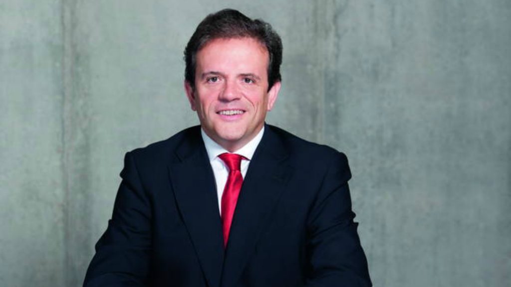 Roca names Alberto Magrans CEO