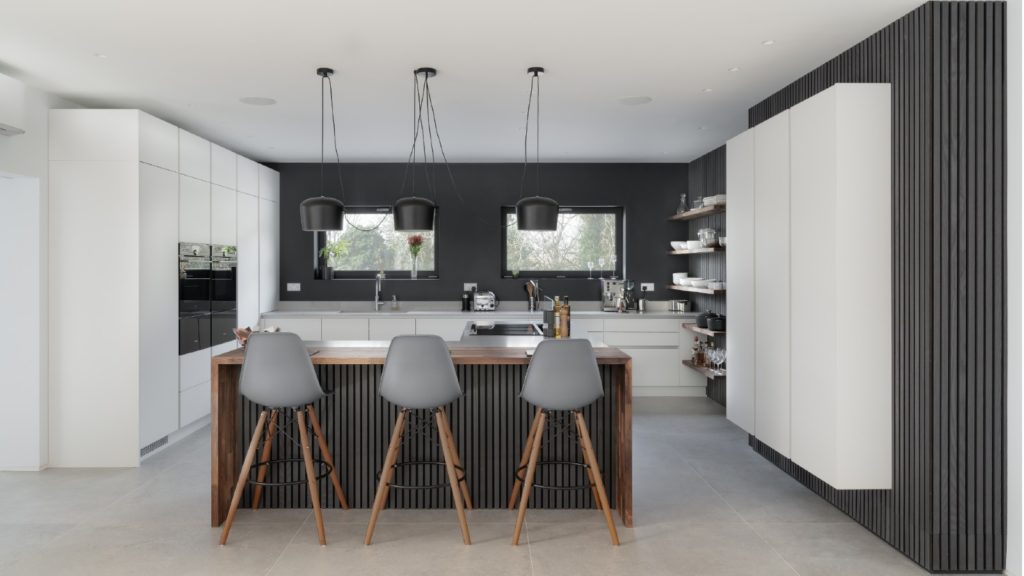 Real-life project | Monochome contemporary bolt-hole