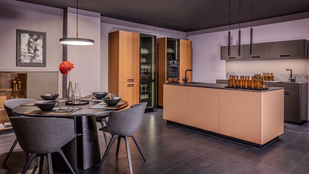 Sachsenküchen | Walnut and embossed Leona decors
